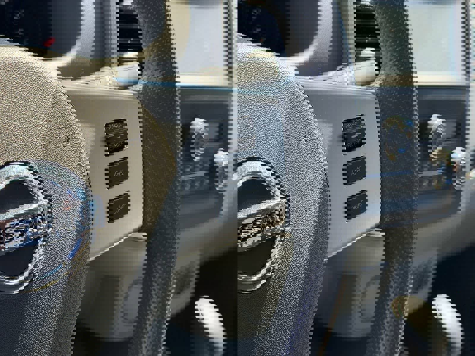 Certified 2020 Nissan Frontier SV image 12