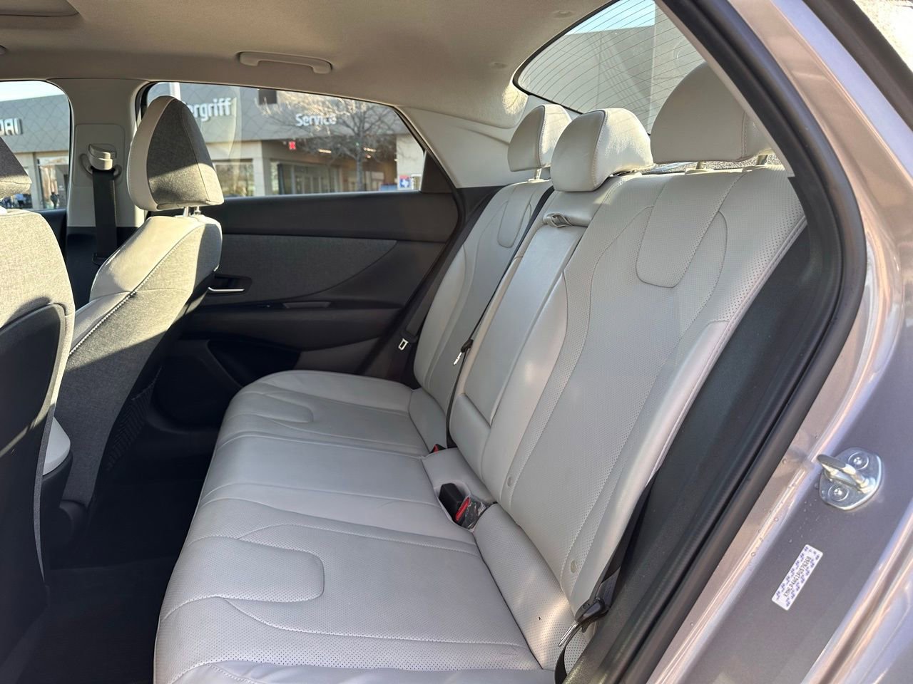 Used 2023 Hyundai Elantra Limited image 15