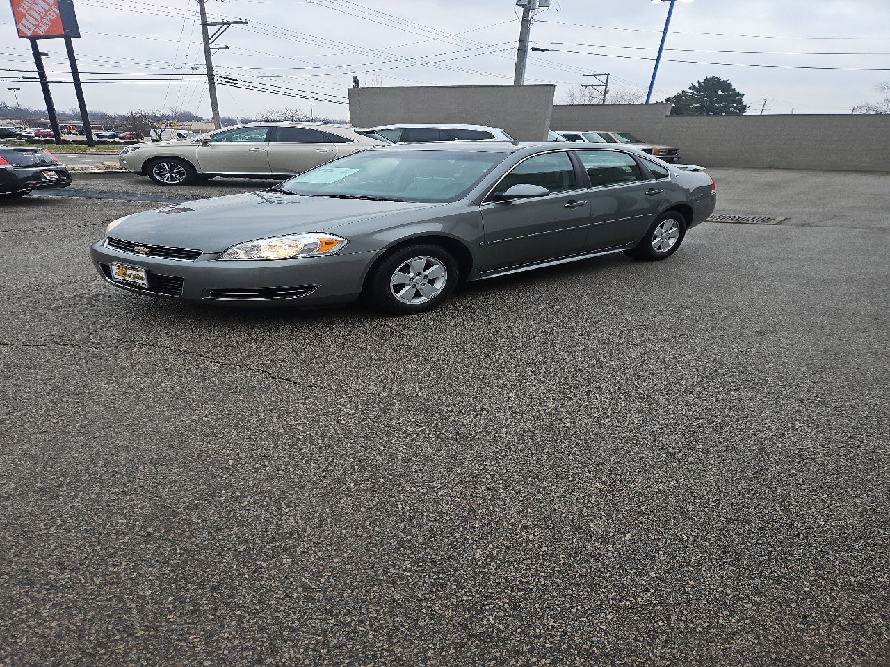Used 2009 Chevrolet Impala LT w/ Luxury Edition Package image 2