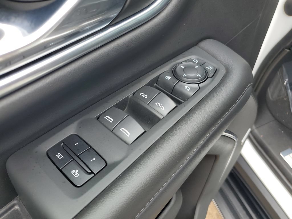 Used 2022 Chevrolet Tahoe LT w/ Luxury Package RWD image 22