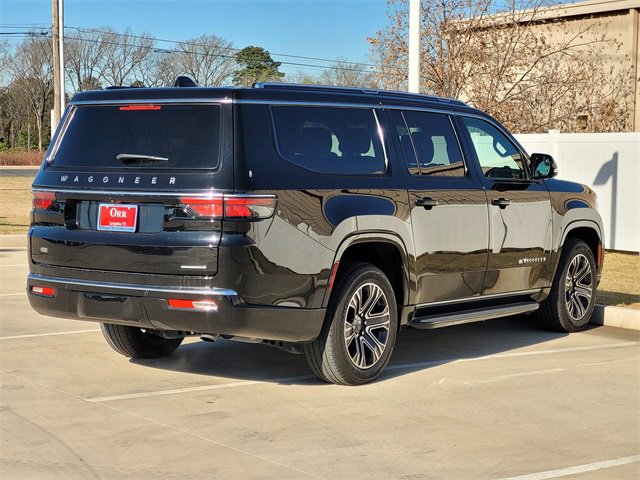 Used 2024 Jeep Wagoneer L Series II w/ Flexible Seating Group image 4