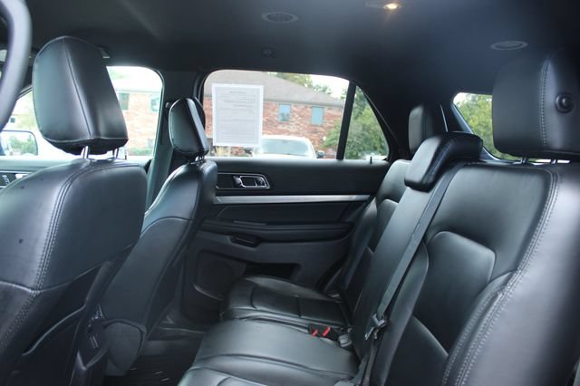 Used 2019 Ford Explorer XLT w/ Equipment Group 202A FWD image 30