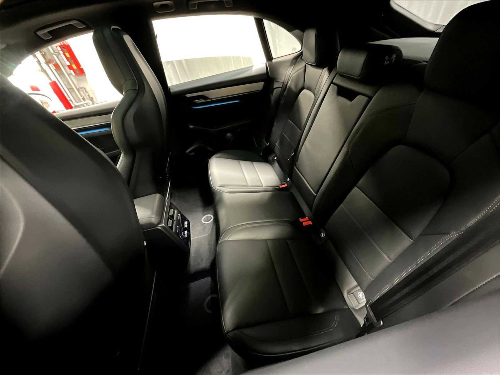 New 2026 Porsche Macan Electric RWD image 25