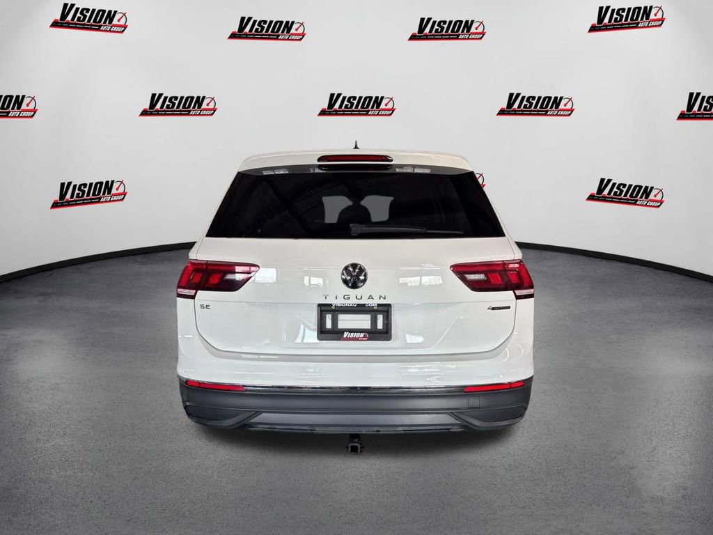 Used 2022 Volkswagen Tiguan SE image 6