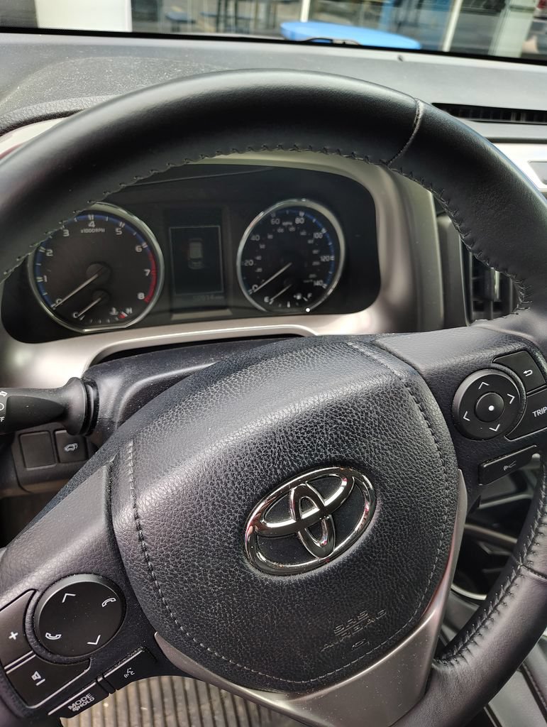 Used 2017 Toyota RAV4 Limited w/ Advanced Technology Package FWD image 14