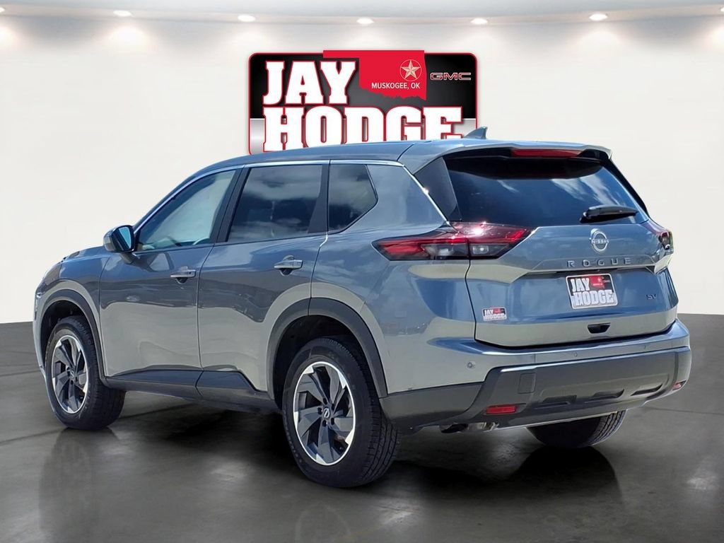 Used 2024 Nissan Rogue SV FWD image 4