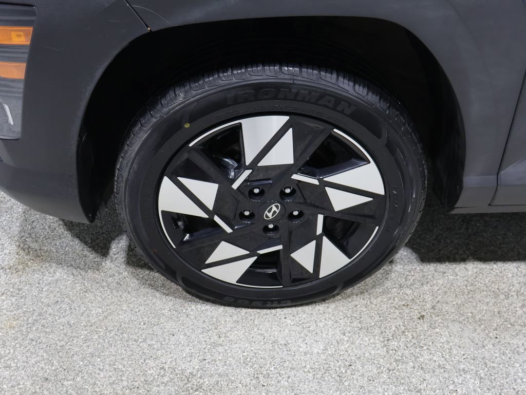 Used 2025 Hyundai Kona SEL image 9