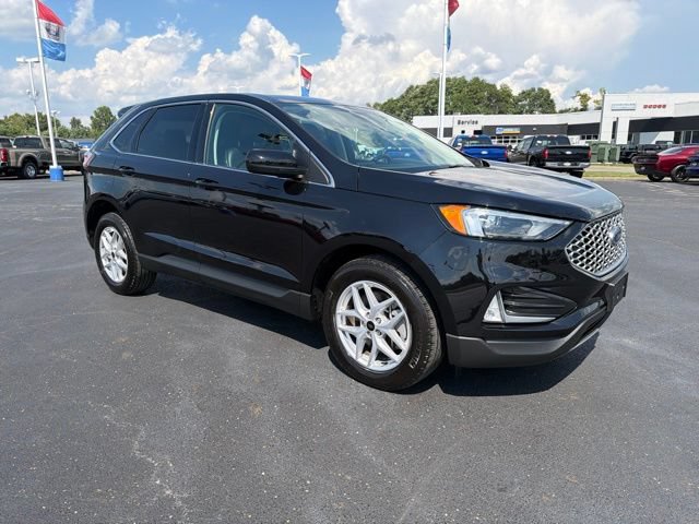 Certified 2024 Ford Edge SEL w/ Convenience Package AWD/4WD image 2