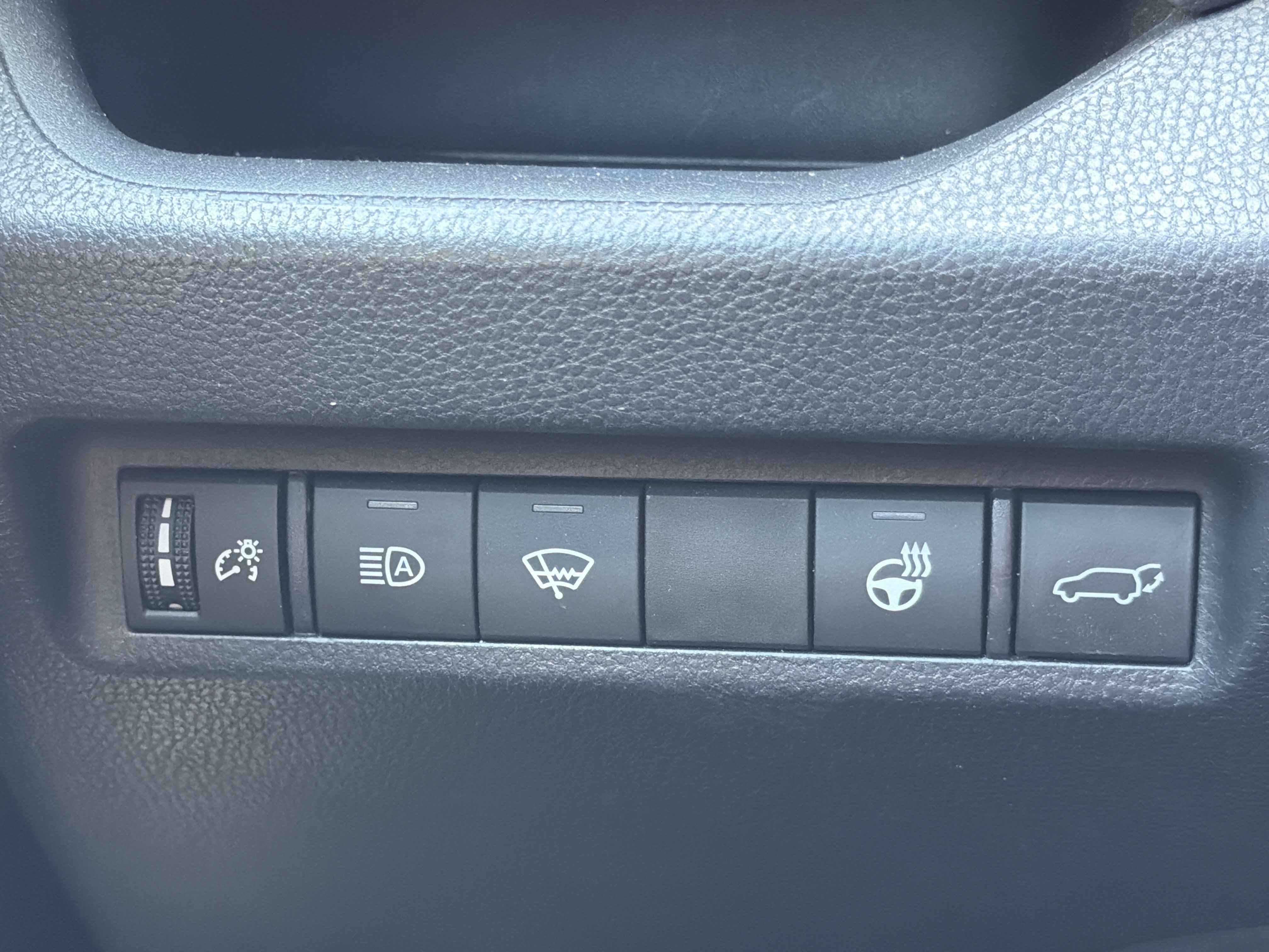 Used 2020 Toyota RAV4 XSE w/ XSE Grade Weather Package AWD/4WD image 12