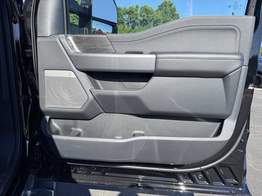 New 2025 Ford F150 Lariat w/ Equipment Group 502A High image 24