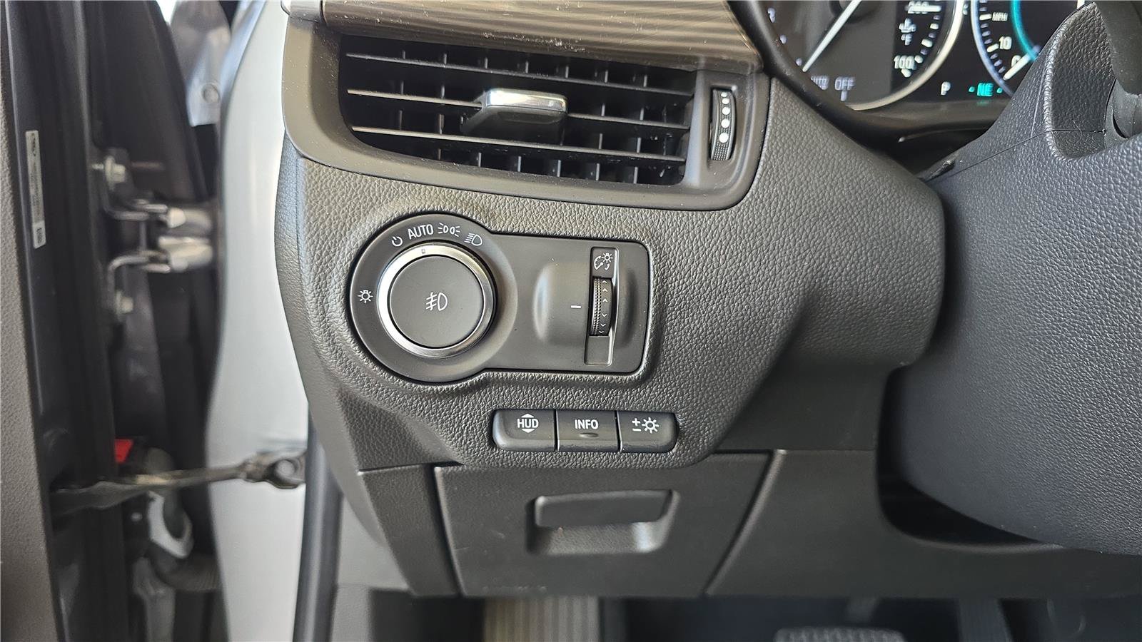 Used 2020 Buick Envision Premium w/ Driver Confidence Package AWD/4WD image 24