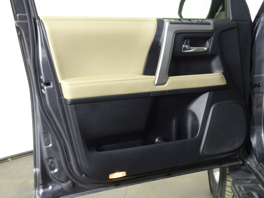 Used 2023 Toyota 4Runner SR5 Premium w/ Moonroof Package image 18