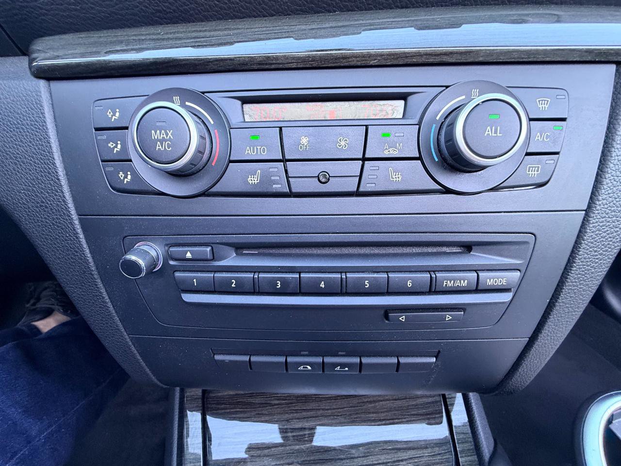 Used 2013 BMW 135i Convertible image 26