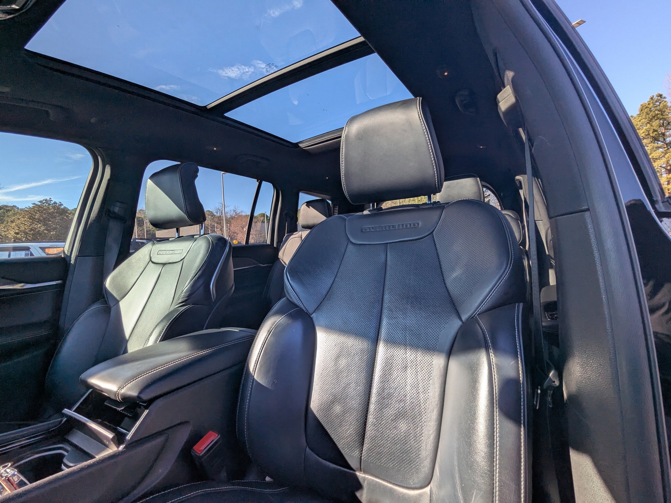 Used 2021 Jeep Grand Cherokee L Overland w/ Advanced Protech Group III image 9