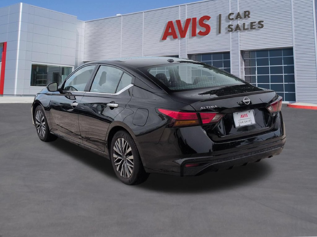 Used 2025 Nissan Altima 2.5 SV FWD image 9