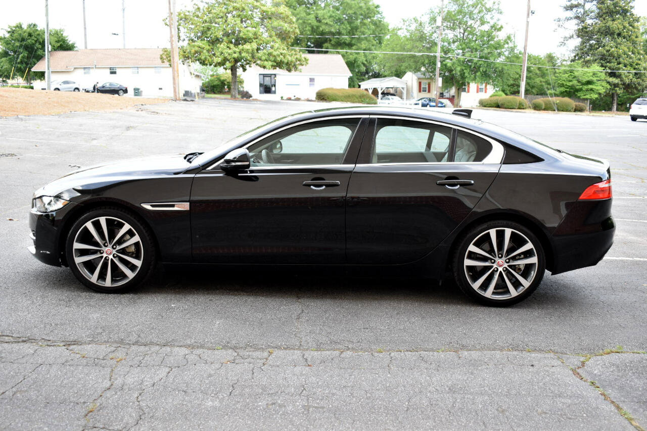 Used 2019 Jaguar XE Prestige image 10