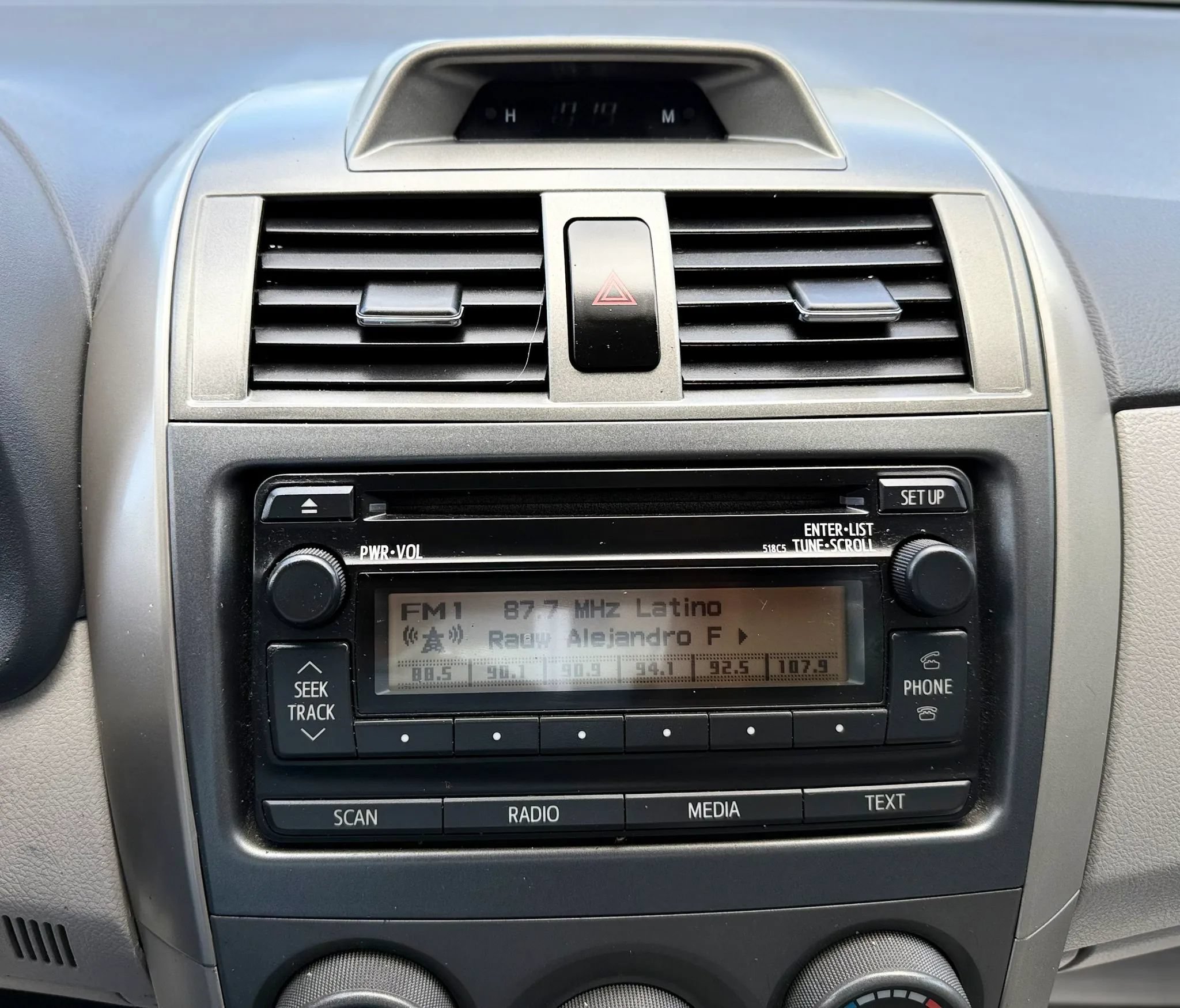 Used 2012 Toyota Corolla LE FWD image 15