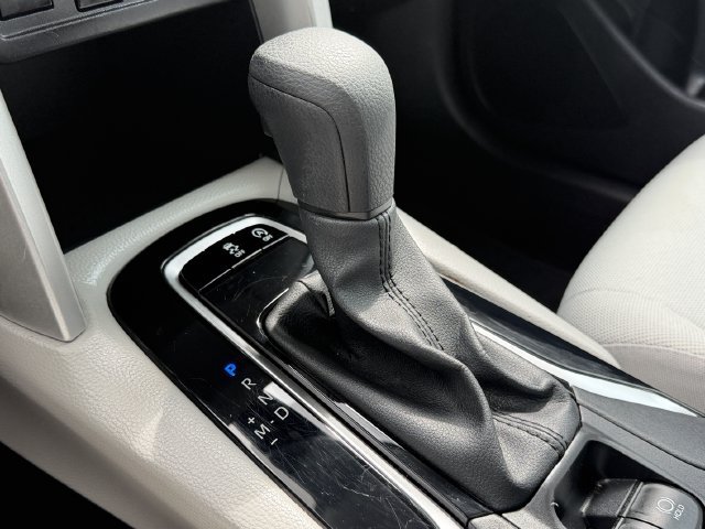 Used 2024 Toyota Corolla Cross L FWD image 17