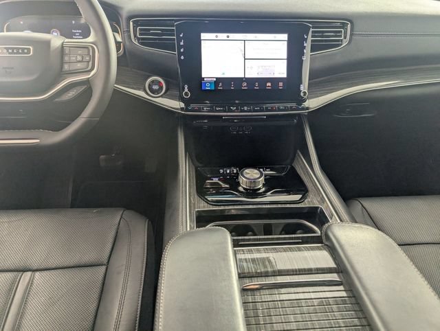 Certified 2022 Jeep Wagoneer Series II AWD/4WD image 24