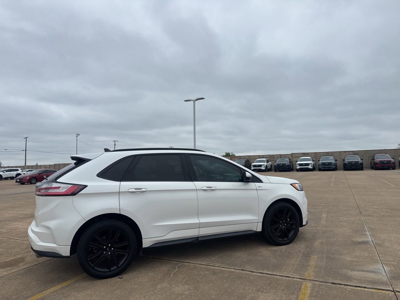 Used 2020 Ford Edge ST-Line FWD image 23