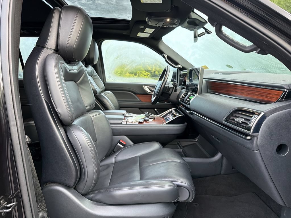 Used 2024 Lincoln Navigator Reserve AWD/4WD image 17