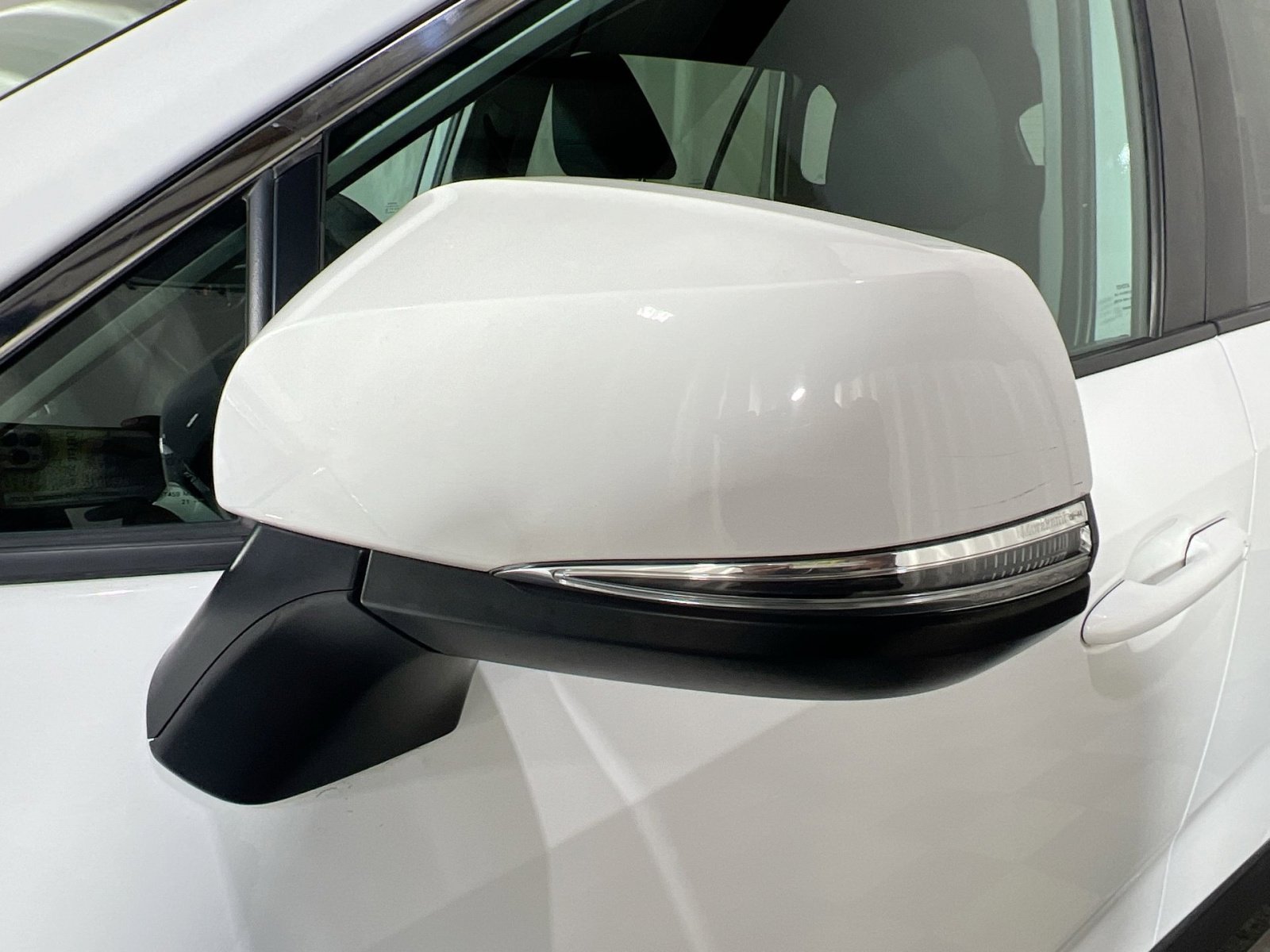 Used 2022 Toyota RAV4 LE image 13