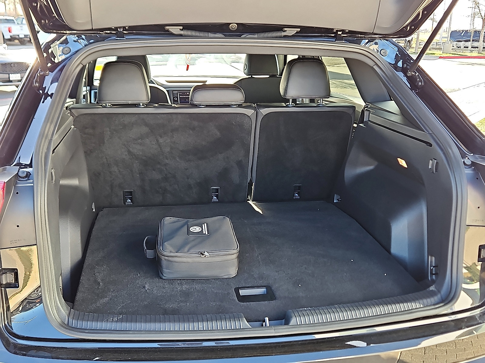 Certified 2022 Volkswagen Atlas Cross Sport SE image 6