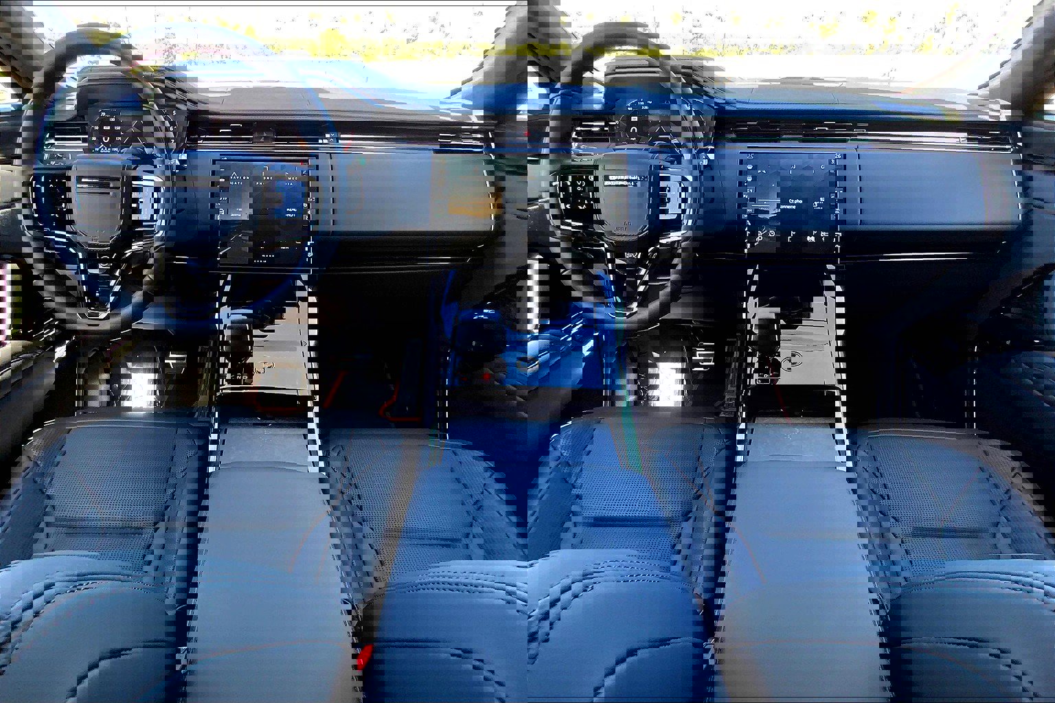 New 2025 Land Rover Range Rover Sport SV Edition Two image 7