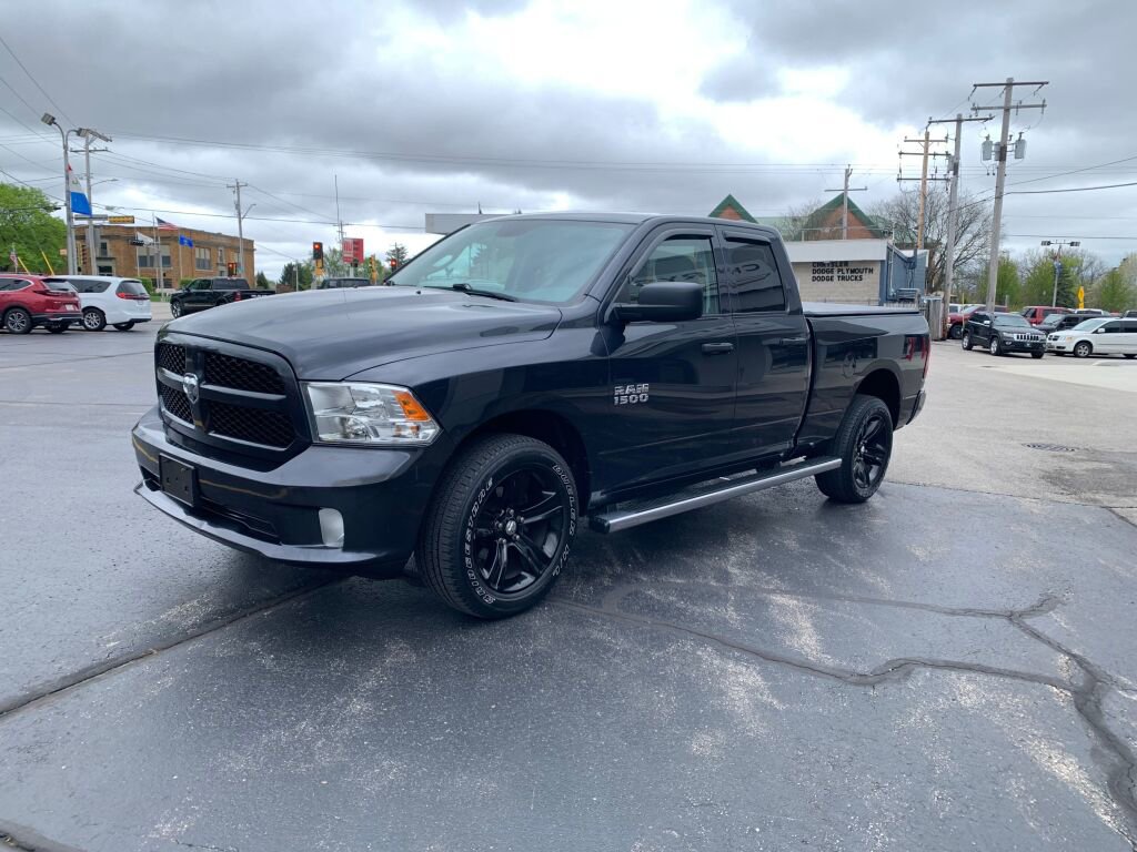 Used 2017 RAM 1500 Express AWD/4WD image 3