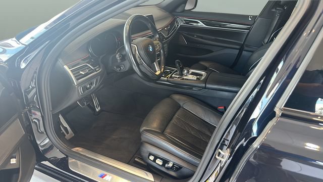 Used 2019 BMW 750i xDrive w/ M Sport Package AWD/4WD image 7