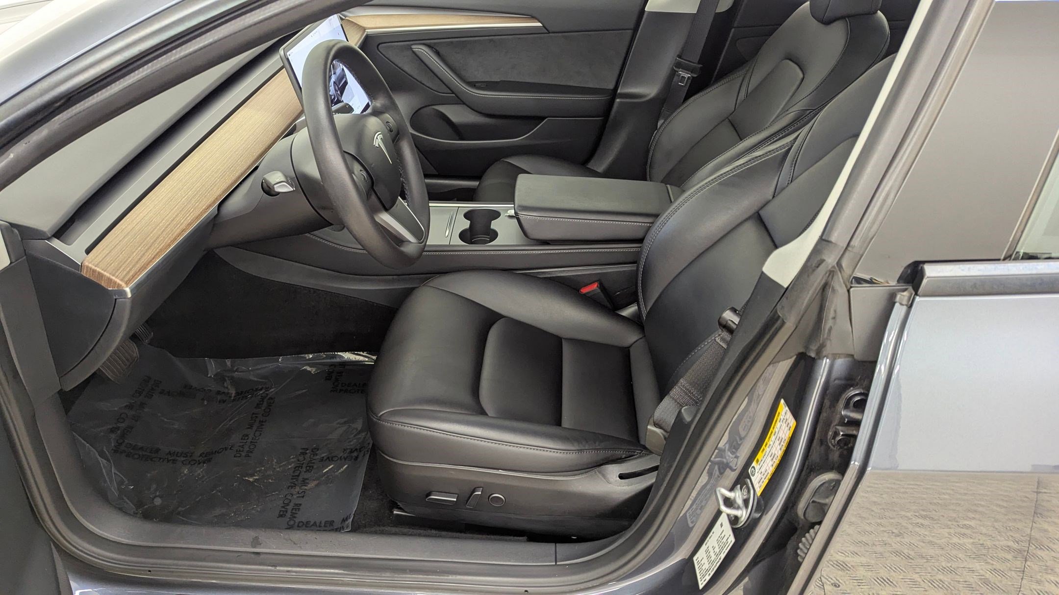 Used 2023 Tesla Model 3 Standard Range image 25