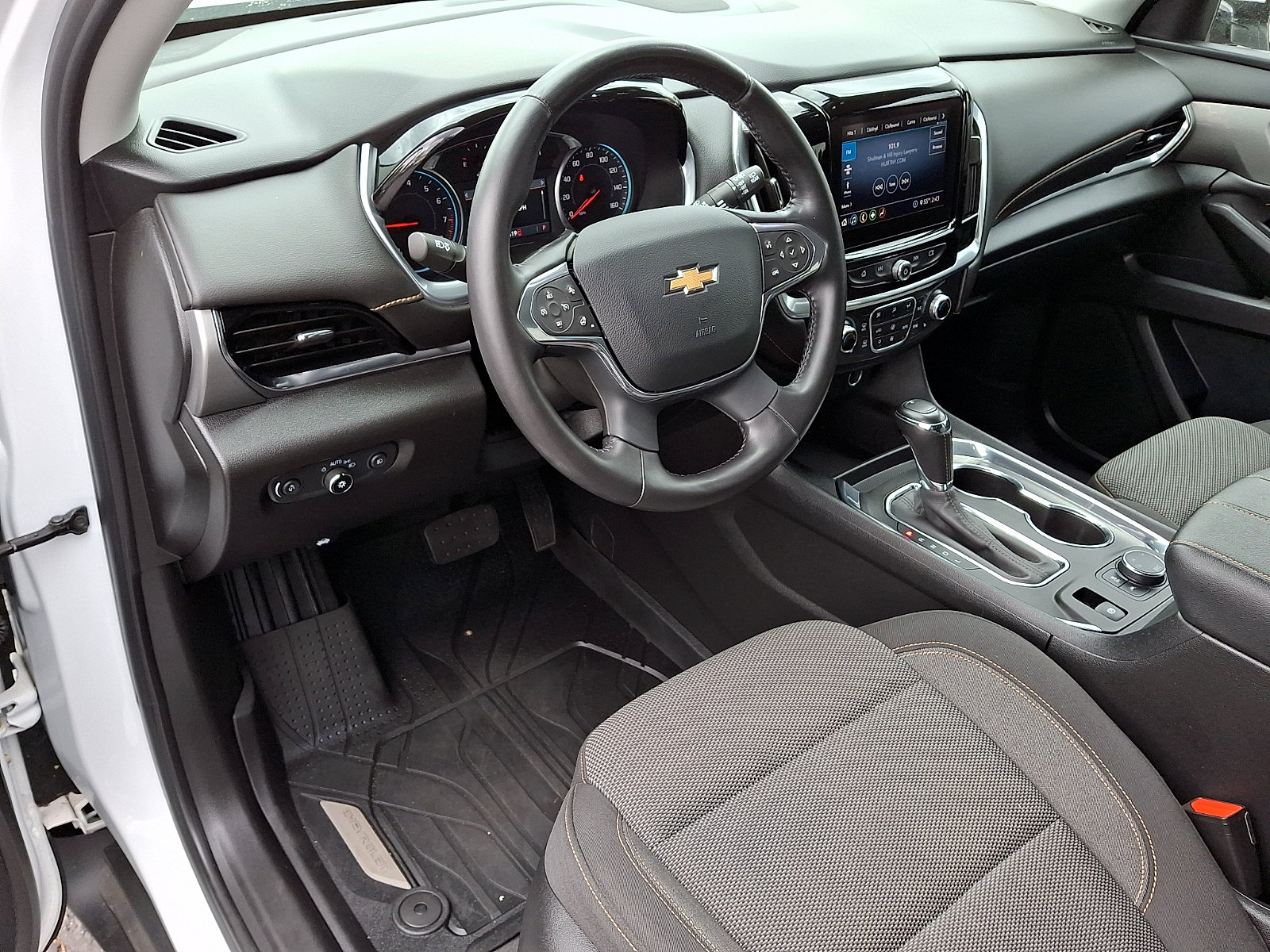 Certified 2020 Chevrolet Traverse LT w/ Driver Confidence II Package AWD/4WD image 26