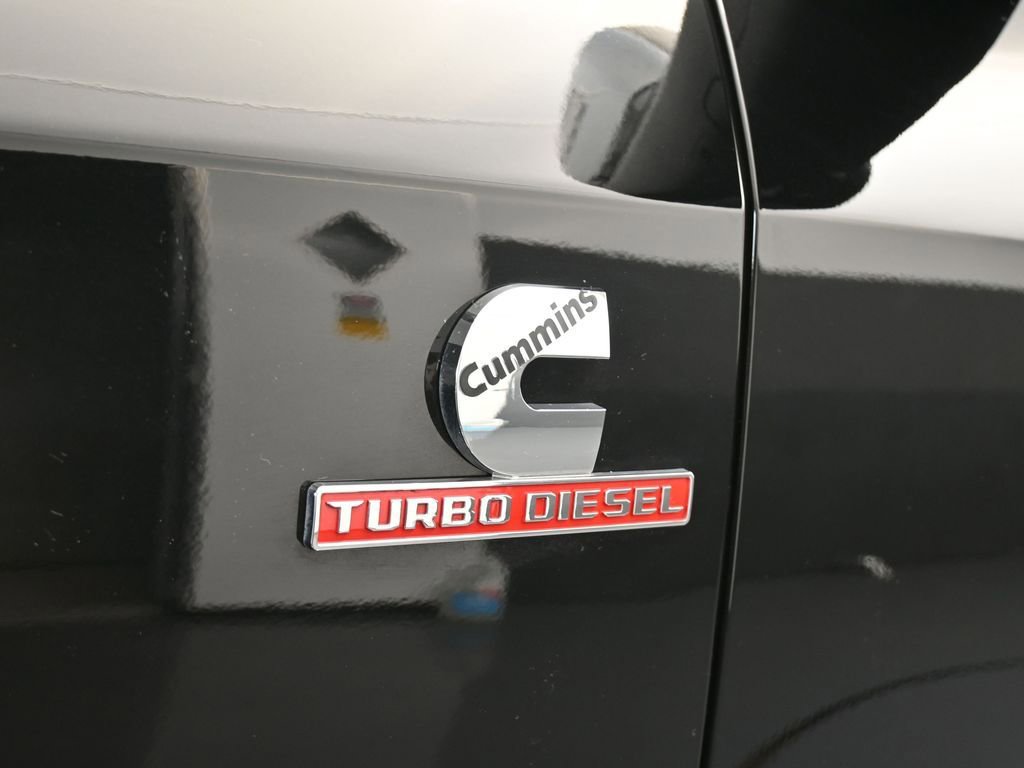 Used 2025 RAM 3500 Laramie image 33