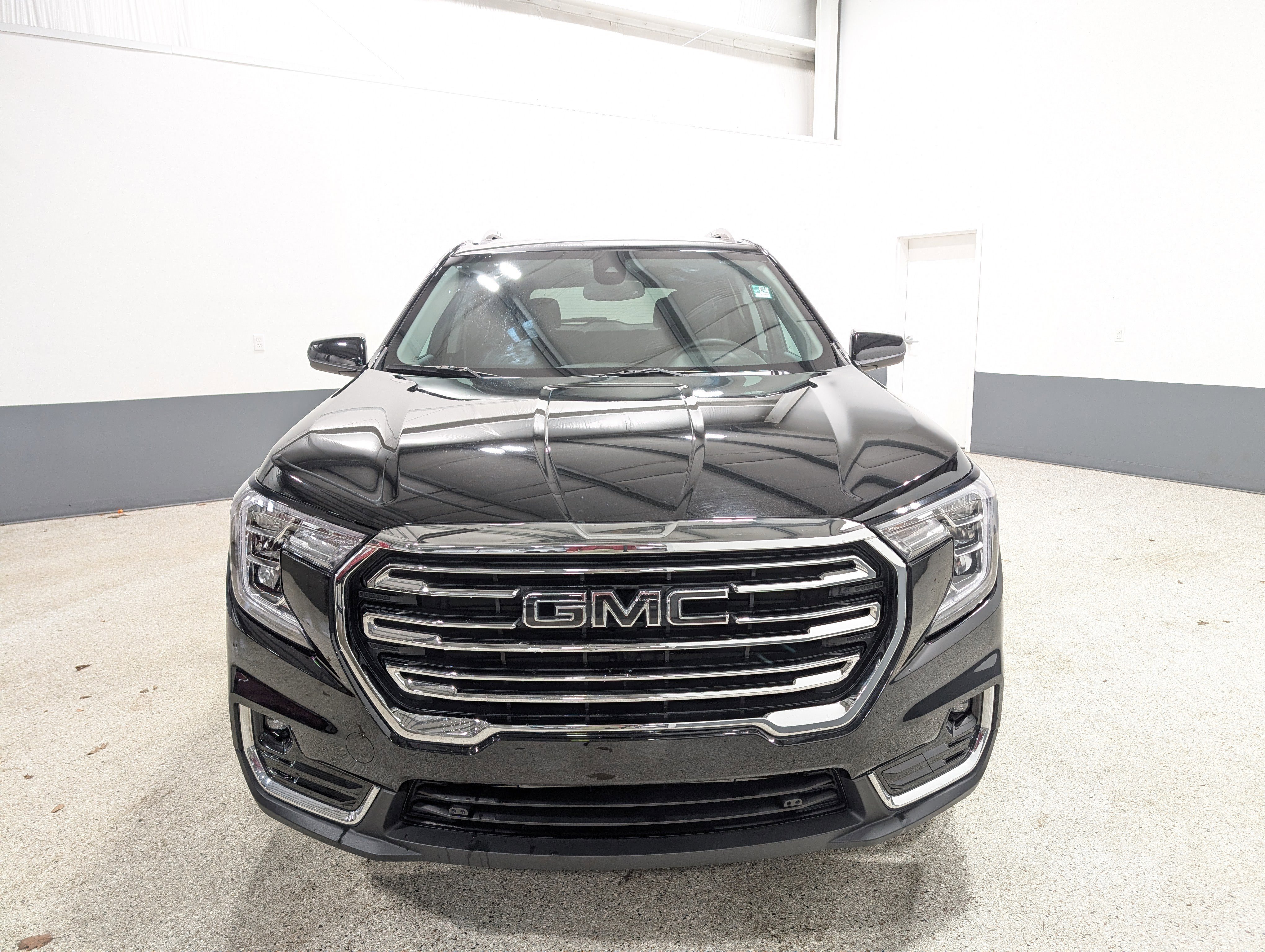 Used 2023 GMC Terrain SLT w/ Infotainment Package II image 8