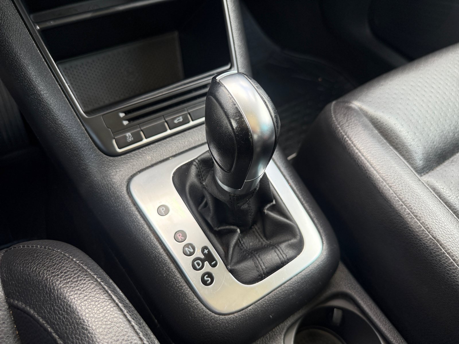 Used 2011 Volkswagen Tiguan 2WD image 18