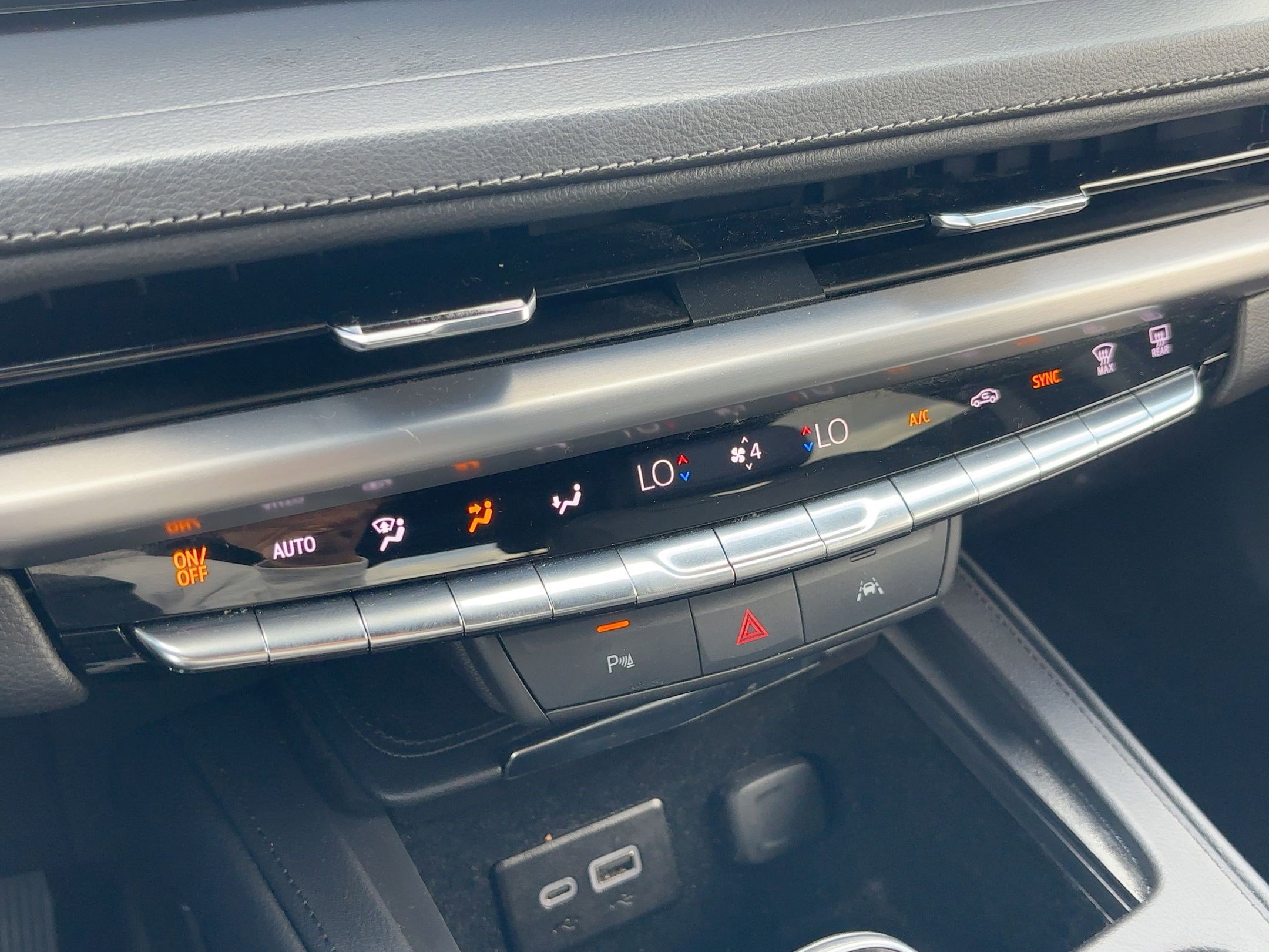 Used 2025 Cadillac XT4 Premium Luxury image 26