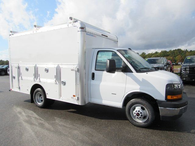 New 2025 GMC Savana 3500 w/ Power Convenience Package image 5