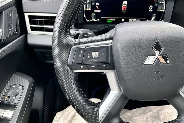 Used 2024 Mitsubishi Outlander SEL Black Edition image 11