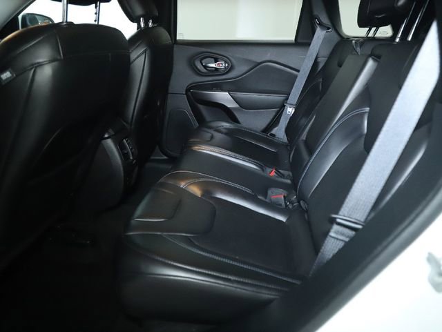 Used 2020 Jeep Cherokee Latitude Plus image 14