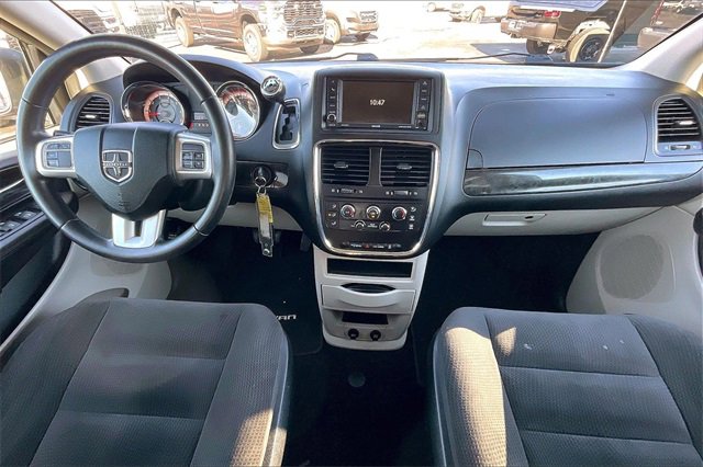 Used 2017 Dodge Grand Caravan SE w/ Power Window Group image 15