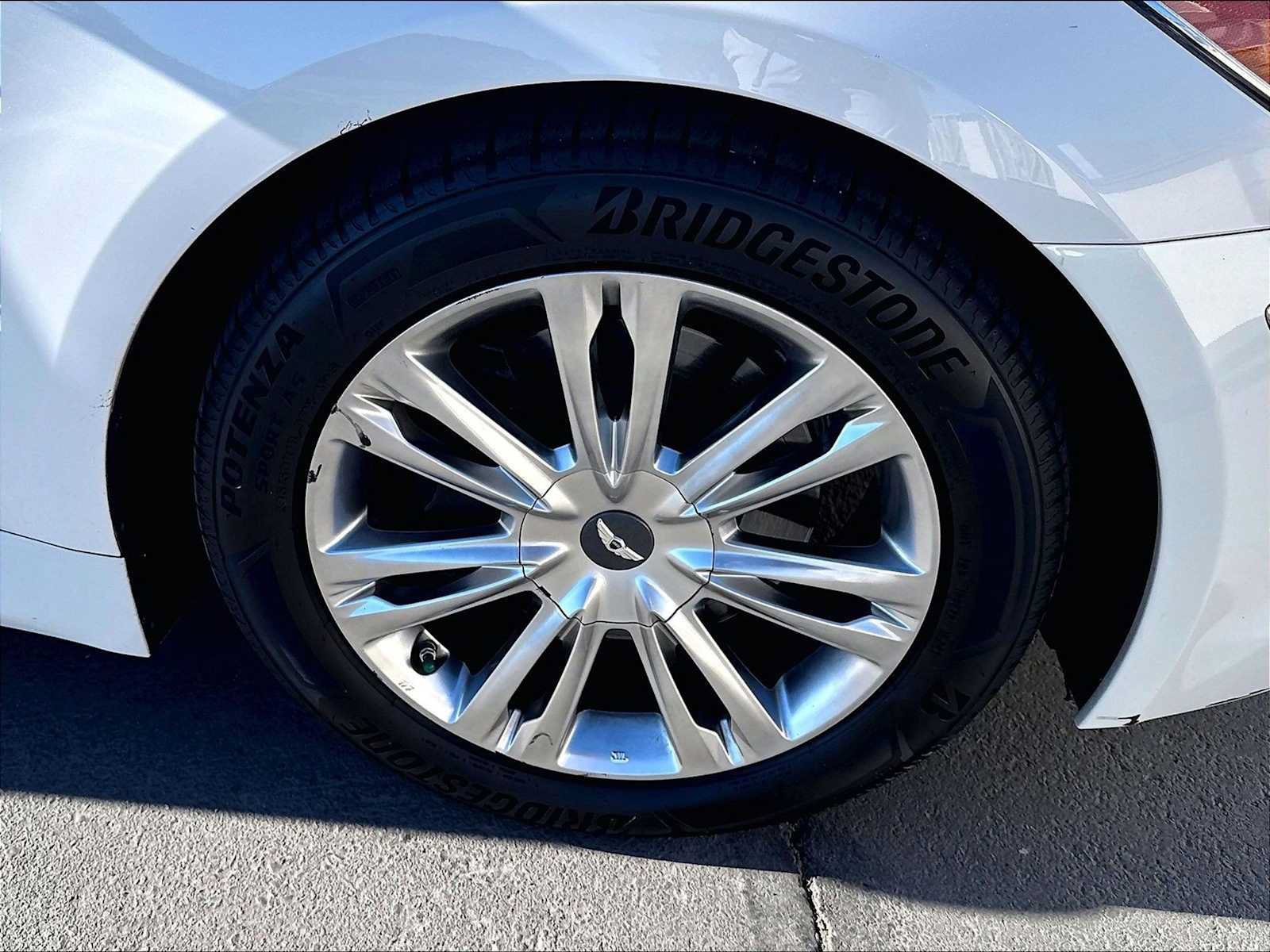 Used 2012 Hyundai Genesis 3.8 w/ Premium Pkg RWD image 11