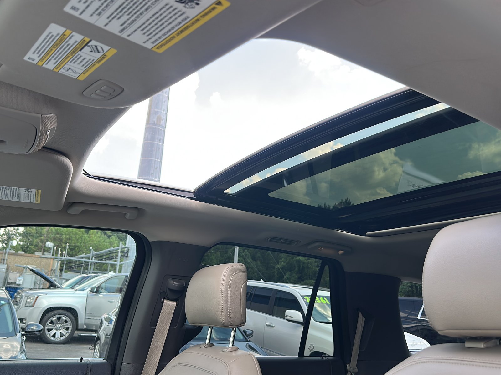 Used 2019 Ford Expedition Limited w/ Equipment Group 302A AWD/4WD image 21