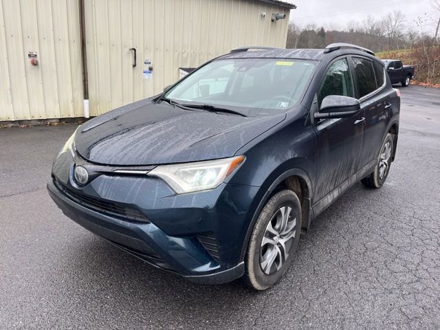 Used 2018 Toyota RAV4 LE image 10