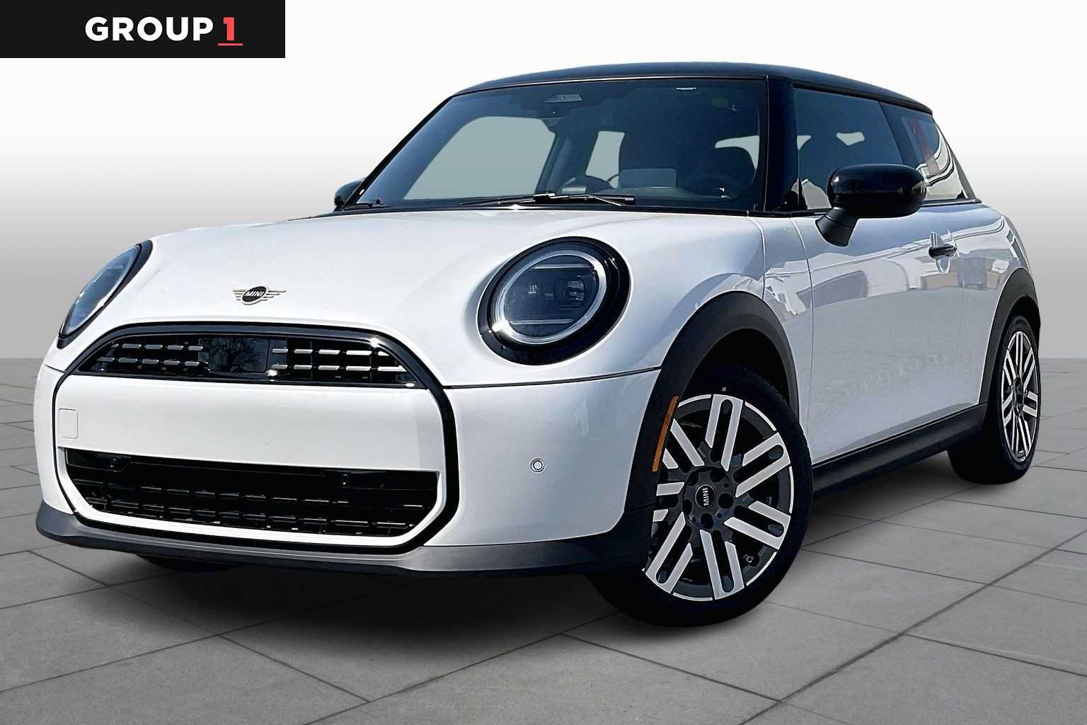 Used 2026 MINI Cooper 2-Door Hardtop FWD image 1