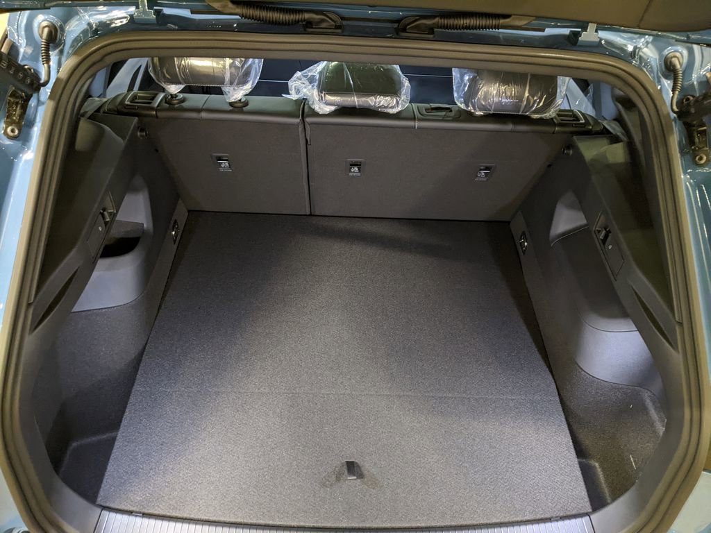 New 2026 Volkswagen Tiguan SE R-Line AWD/4WD image 26