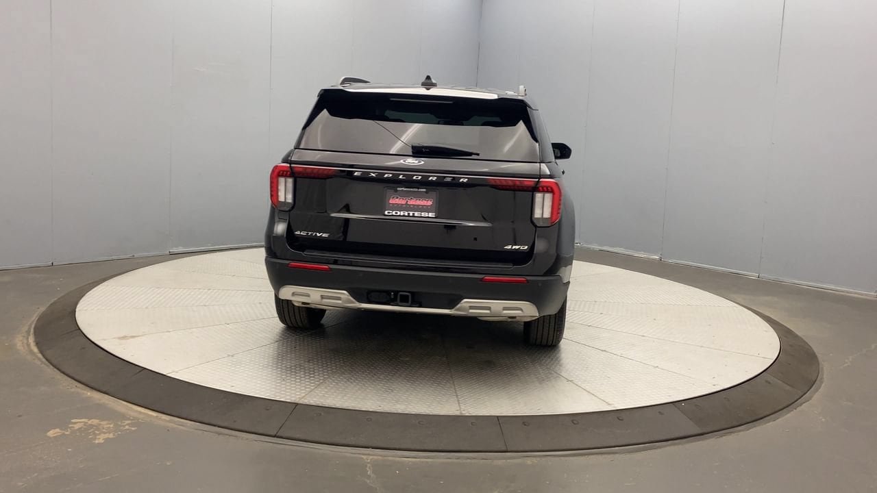 New 2026 Ford Explorer Active w/ Active Comfort Package AWD/4WD image 4