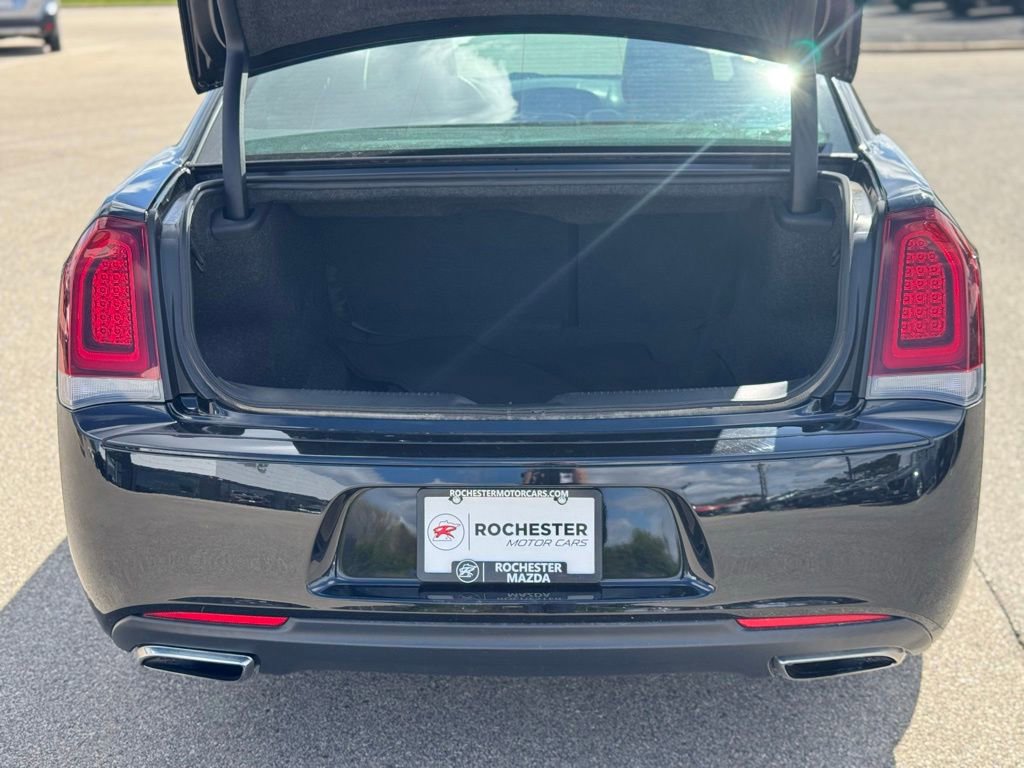 Used 2018 Chrysler 300 S AWD/4WD image 28