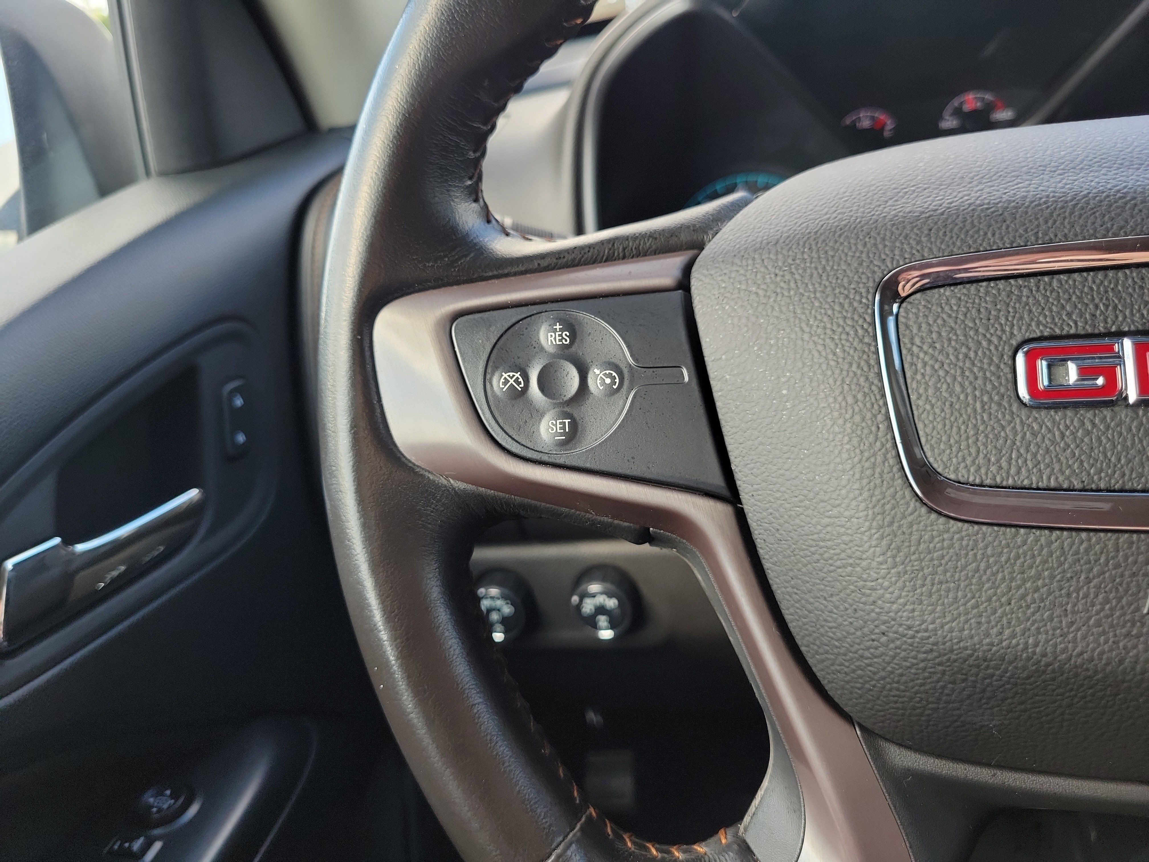 Used 2022 GMC Canyon AT4 w/ Trailering Package image 18