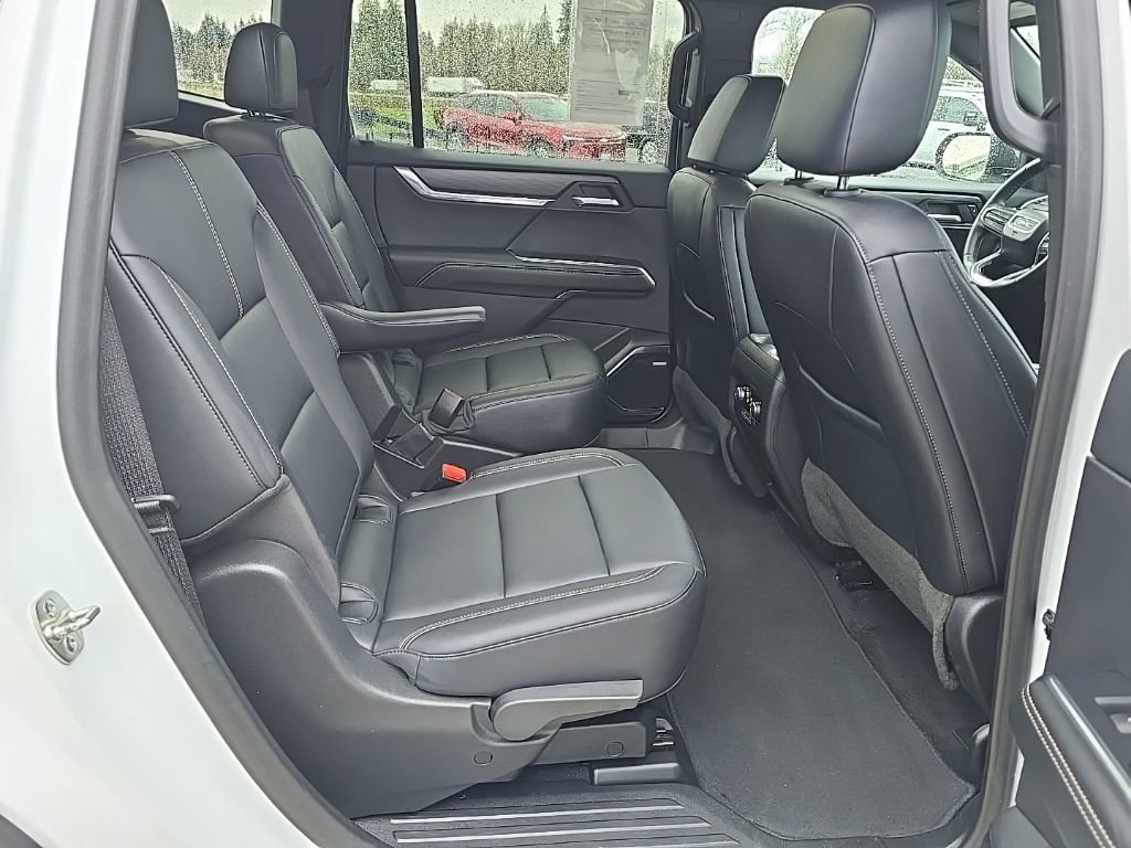 Used 2024 GMC Acadia Elevation image 30