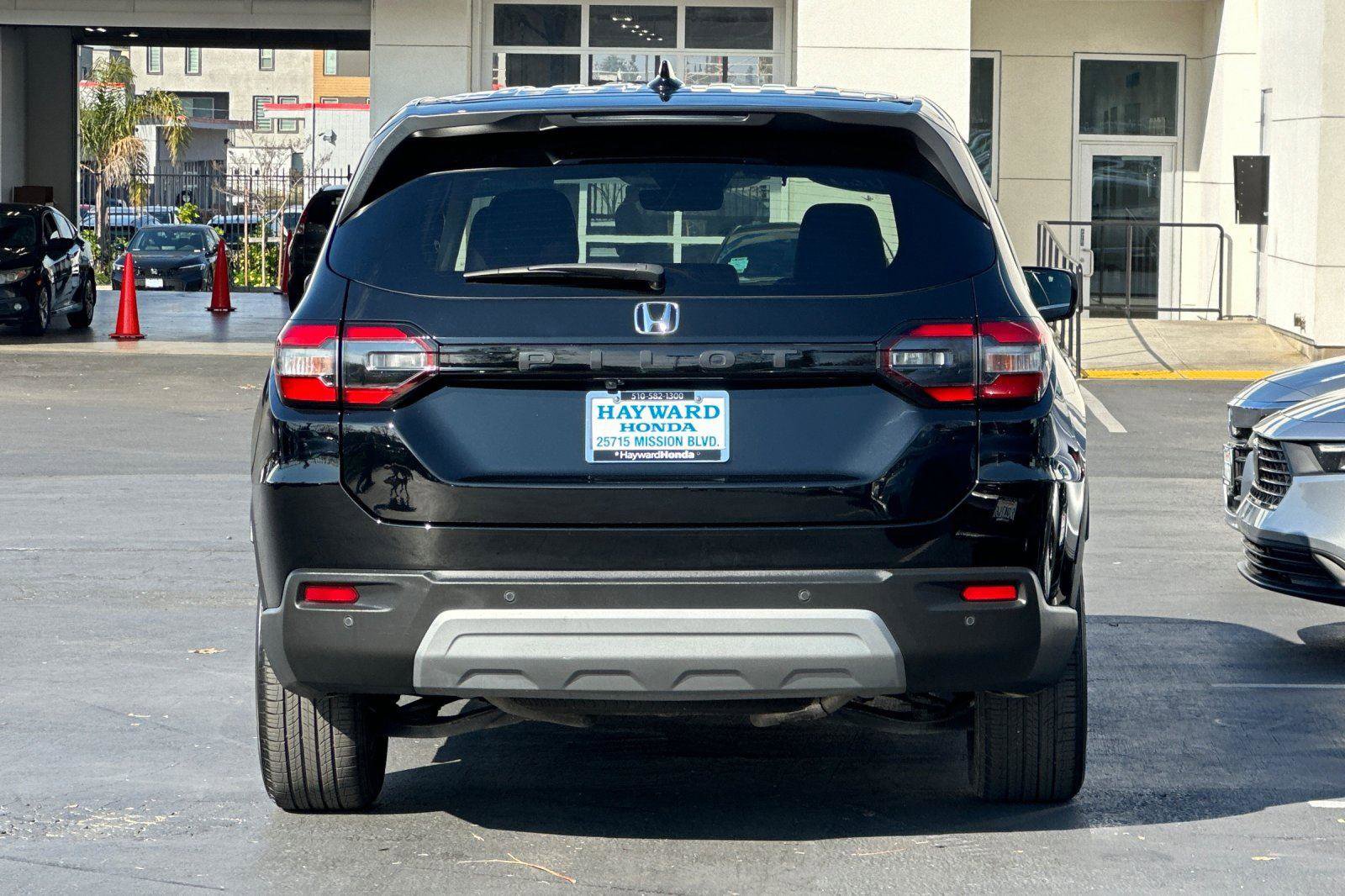 Certified 2025 Honda Pilot EX-L image 4